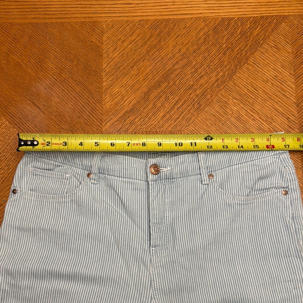 Chico's So Slimming Girlfriend Slim Leg Ankle Jeans Size 10 - Picture 5 of 7